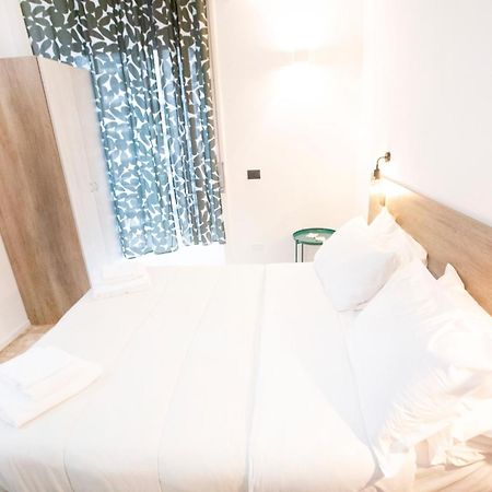 Hall Inn B&B In Chiostro ナポリ エクステリア 写真