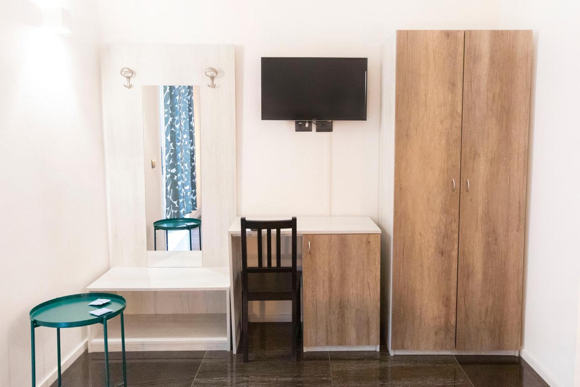 Hall Inn B&B In Chiostro ナポリ エクステリア 写真