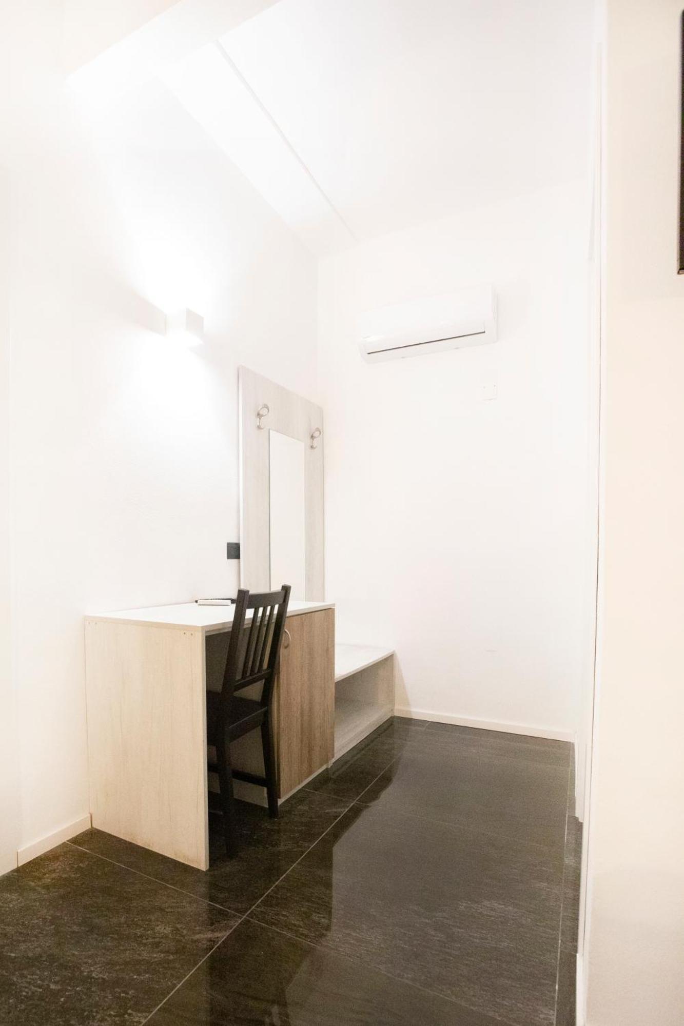 Hall Inn B&B In Chiostro ナポリ エクステリア 写真